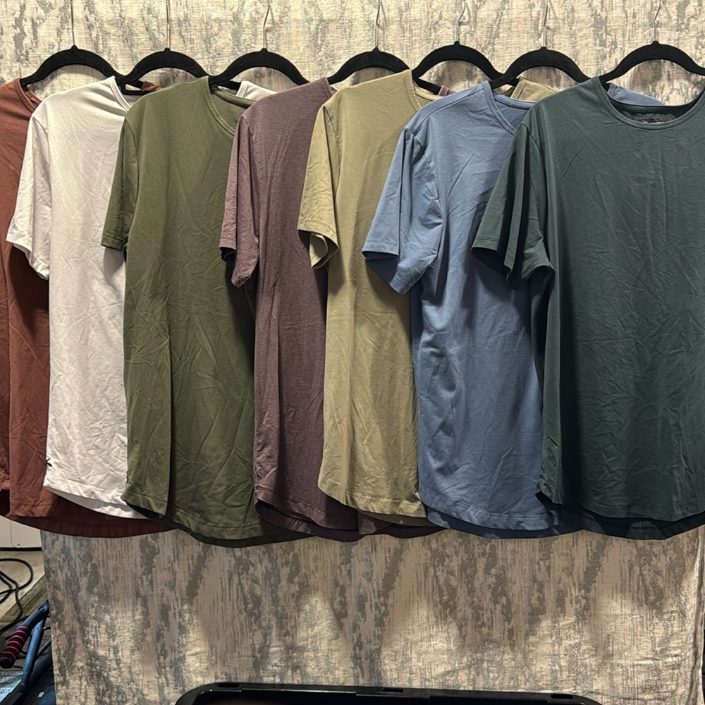 Lot of 7 Cuts Curved Hem Tees Mens XL